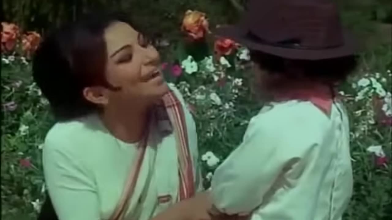 පුතුනේ මේ අහ ගන්න පුතුනේ...Puthune Me Aha Ganna Puthune ~ Sujatha Aaththanayake ~