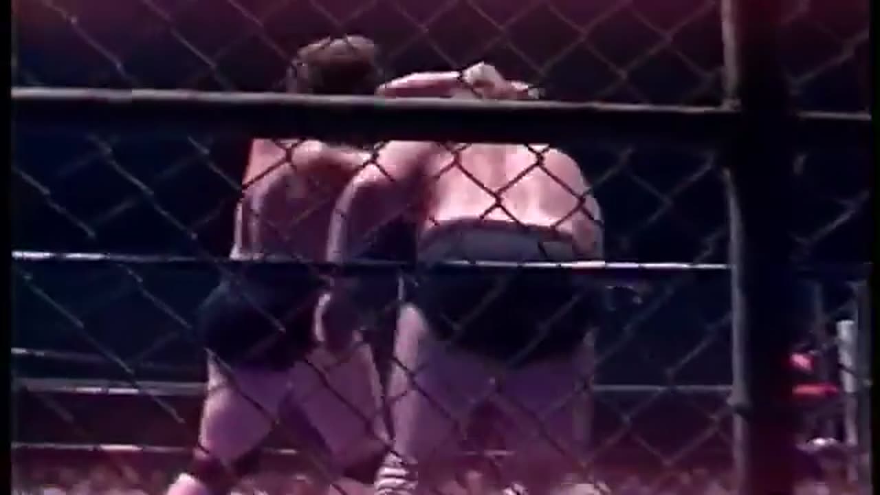(1983.08.27) Hacksaw Jim Duggan vs Ted Dibiase - Steel Cage Match - NWA