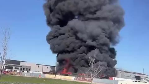 Large fire breaks out at recycling plant in west Dallas, Texas; no word on casualties.