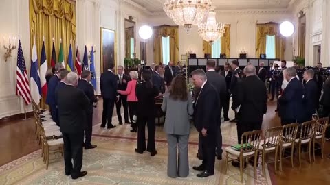 🗣️🇺🇸 Ukraine Russia War | Trump's Hot Mic Moment on Putin | RCF