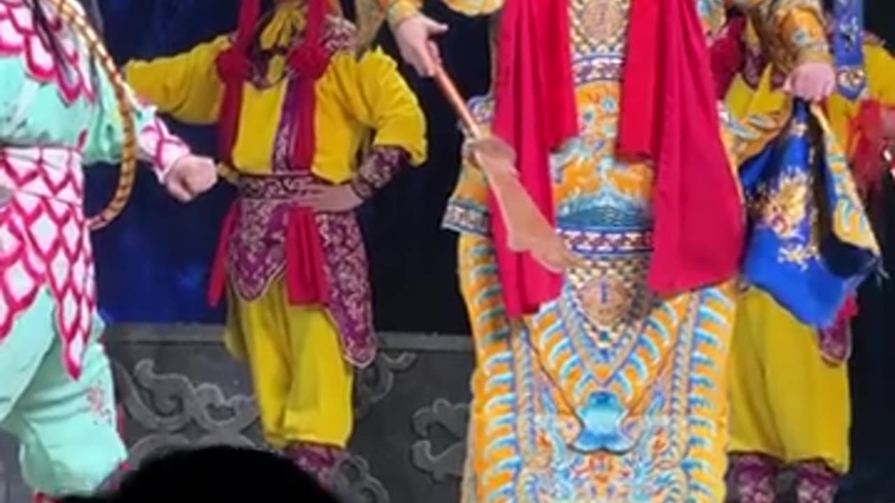 机器人已经杀进了戏曲赛道