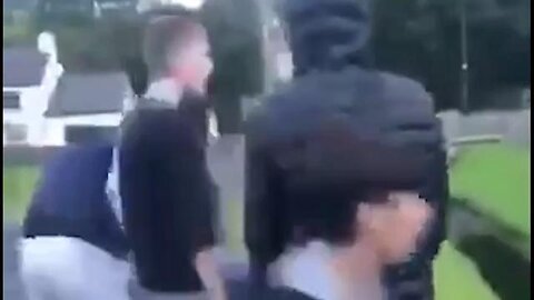 Irish lads have had enough of Migrants! Irish lads stick together in an act of cohesion!
