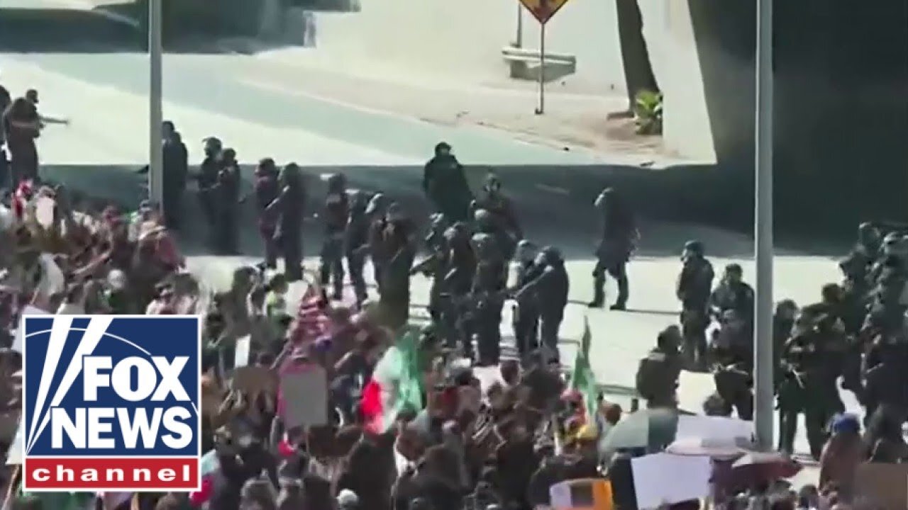 California Highway Patrol attempts to disperse anti-ICE protesters from major freeway