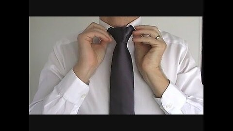 How to Tie a Tie - Windsor (aka Full Windsor or Double Windsor) - For Beginners