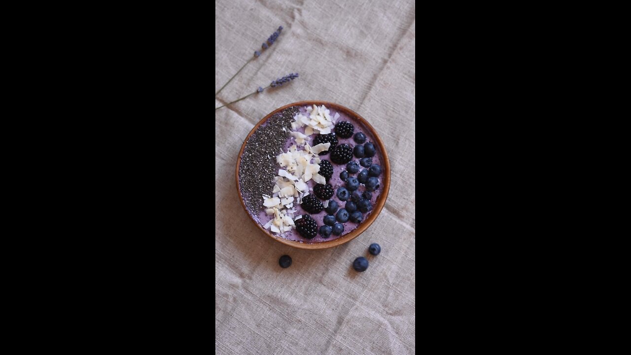 Is a Smoothie Bowl the Ultimate Breakfast or a Delicious Snack?