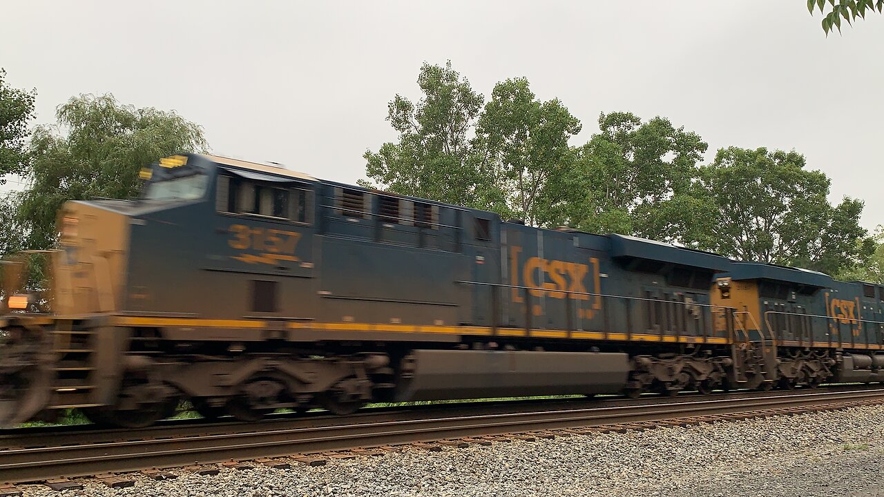 Lighting Fast CSX Train part 34 Hot Hauler