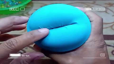 How to Craft Balloon Toys with Sponges and Cups