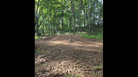 400ex on the Track in the woods