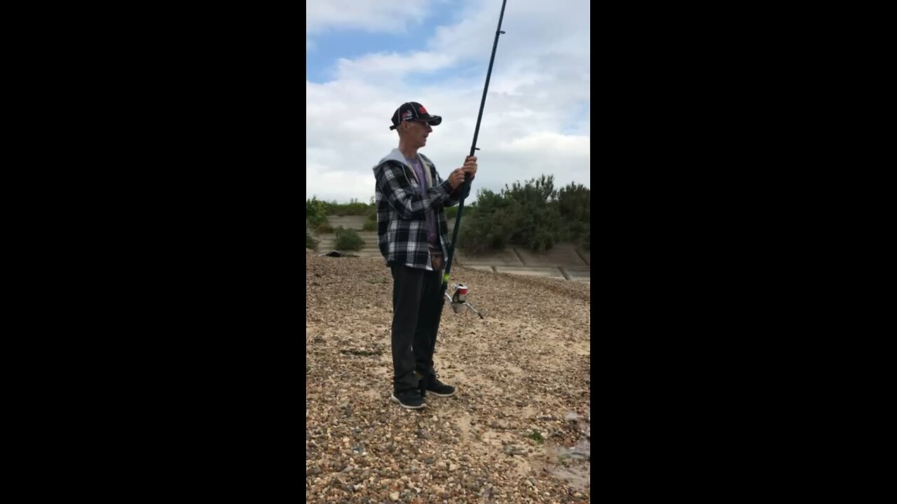 FISHING IN THE U K Skills 🎣🐟 Part 1 ⬇️