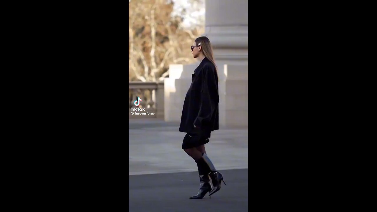 Fashionista Model Trending Video 2025