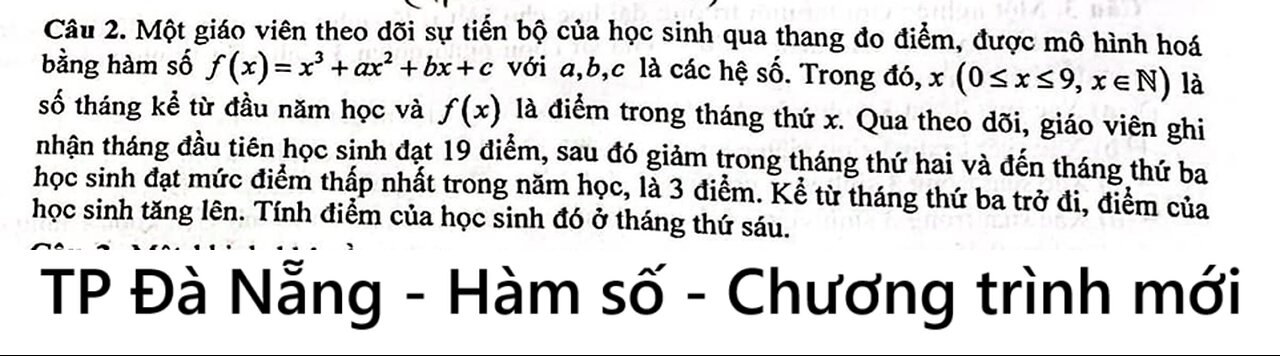 TP Đà Nẵng: Một giáo viên theo dõi sự tiến bộ của học sinh qua thang đo điểm, được mô hình hóa bằng