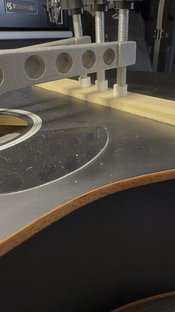 Vangoa guitar repair. Gluing the support under the top