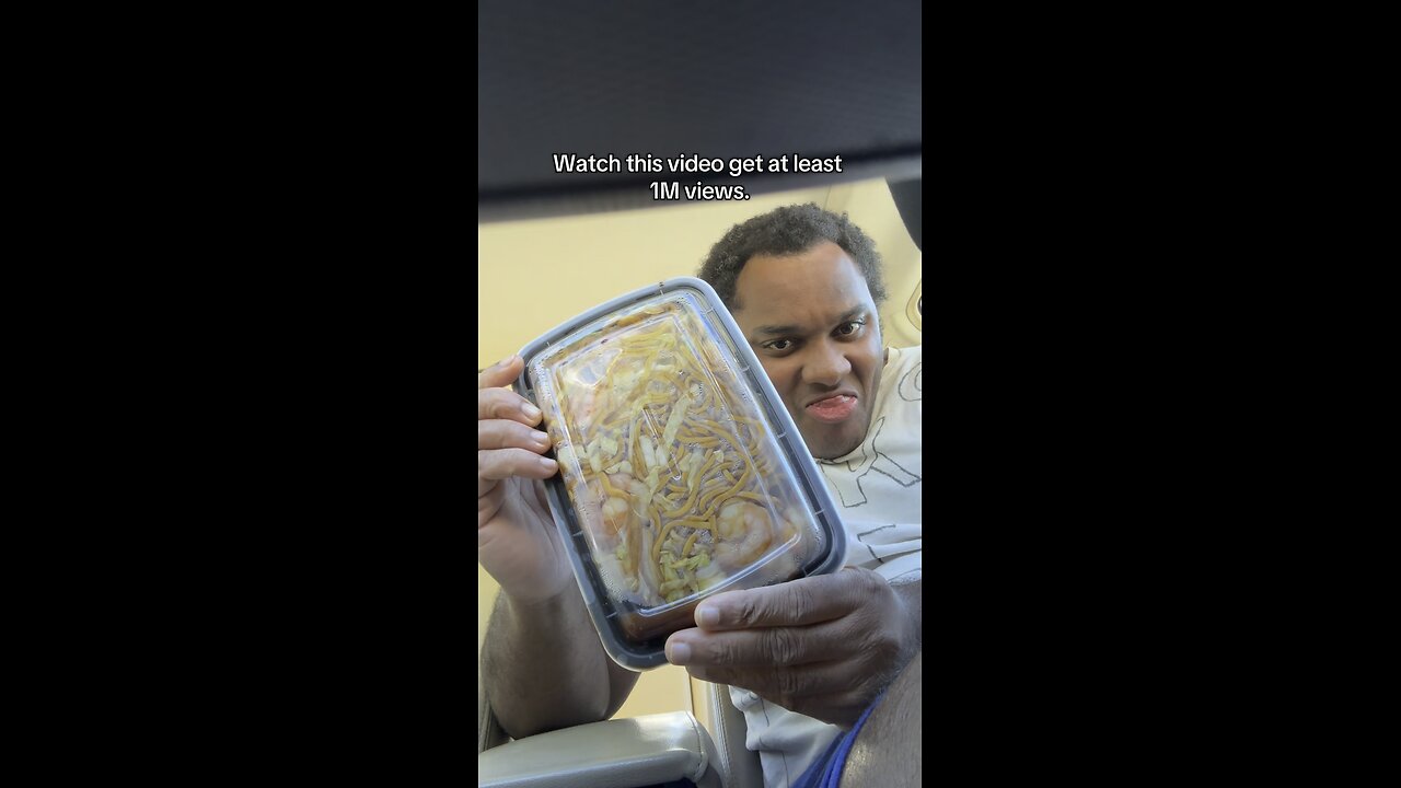 See the shrimp in there, see the noodles in there, see the vegetation in there 😋🤤