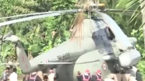 🇮🇳 The helicopter with Indian President Droupadi Murmu on board got stuck in uncured asphalt while landing
