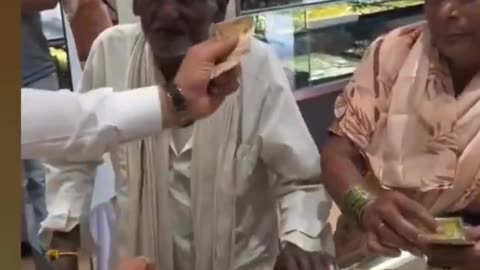 Mohabbat Ki Dukaan 💞 | A 93-Year-Old's Timeless Love Story 💍