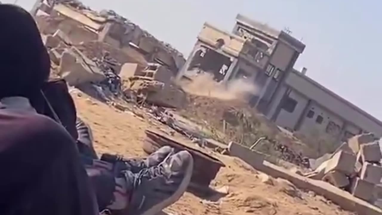 IDF repeatedly firing directly at people near the Gaza Humanitarian Foundation site in Netzarim