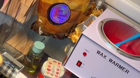 Unboxing Sexy Smooth Golden Allure Hard Wax | @theoriginalniaammar Shows What’s Inside!