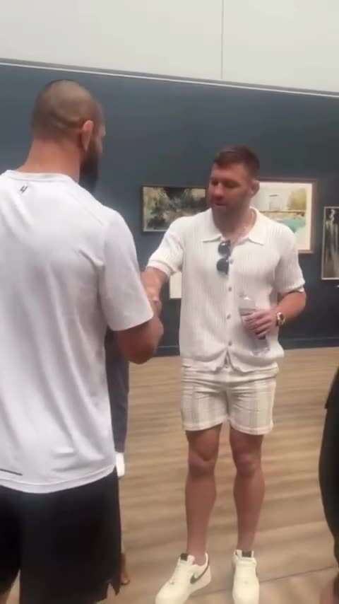 Khamzat Chimaev Ran Into Dricus Du Plessis Ahead of Their UFC 319 Fight