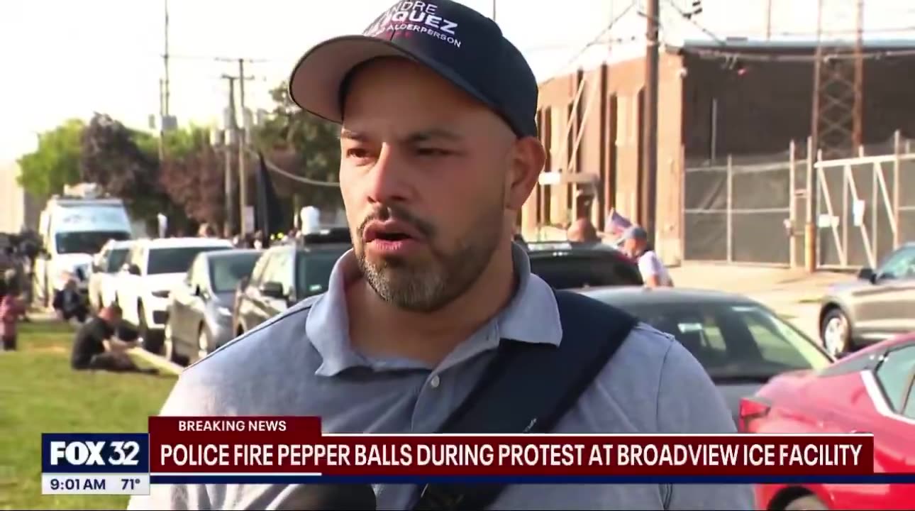 Andre Vasquez, a Democrat member of the Chicago City Council, ADMITS to BLOCKING ICE