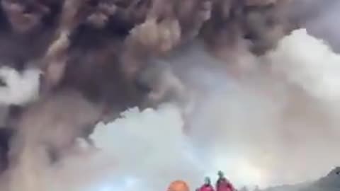 A breathtakingly detailed video captures the eruption of Mount Etna up close.
