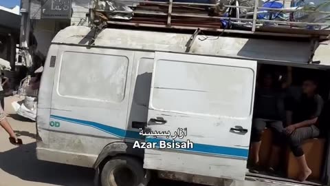 Scenes of the displacement of residents from the north to the south