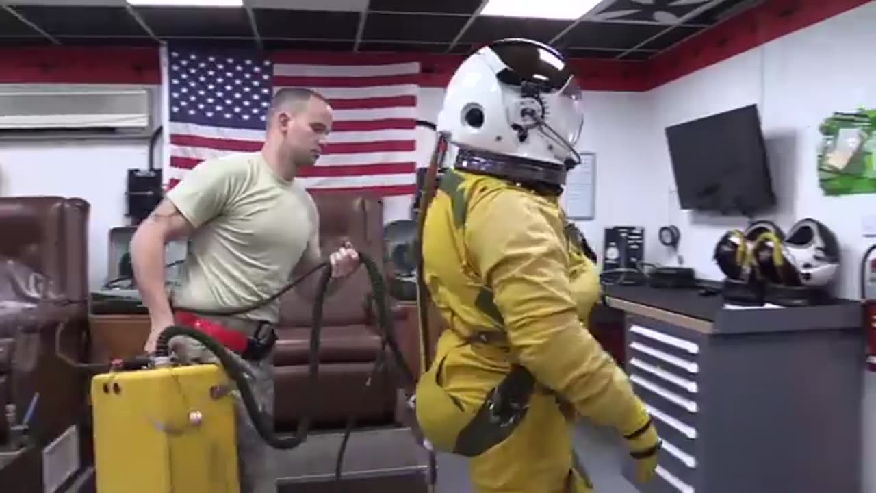 A failure of the U-2 pilot's spacesuit is a death sentence