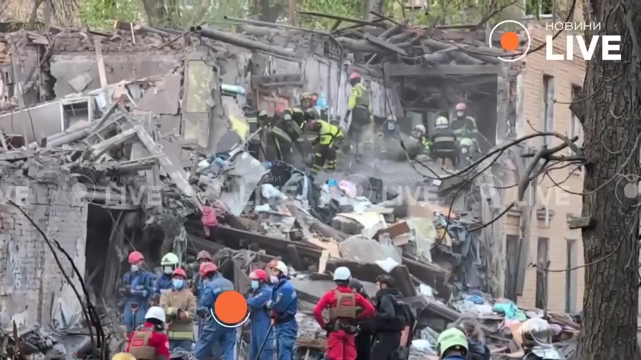 🤬 Russia has carried out a massive combined attack on many cities in Ukraine.