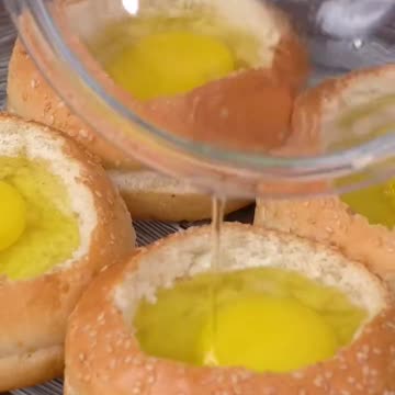 BREAD WITH EGG IN THE OVEN