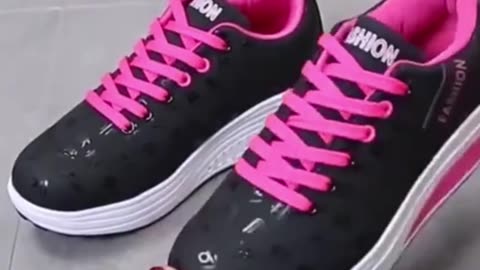Women's Black & Pink Fashion Wedge Sneakers