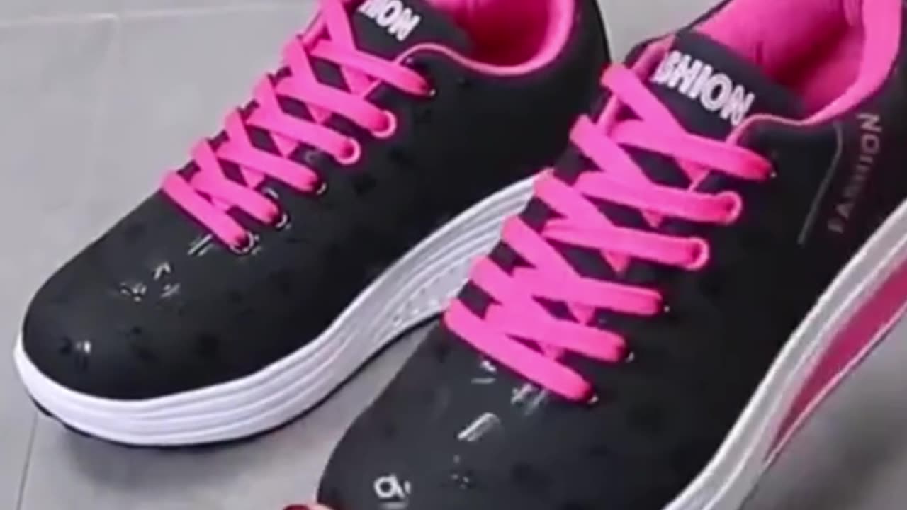 Women's Black & Pink Fashion Wedge Sneakers