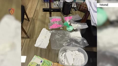 Në makinë me 300 gr kokainë, tableta ekstazi dhe armë, 2 të arrestuar! Operacioni tek 'Ali Demi'