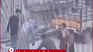 Hyderabad Horror: 6-Year-Old Girl Falls Into Open Manhole in Yakutpura – Narrowly Escapes Death!