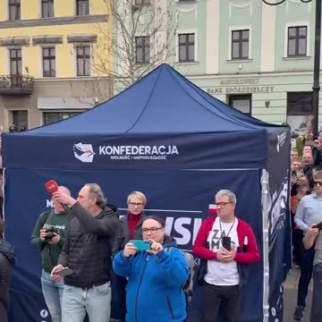 Big crowds for Mentzen rally, Poland