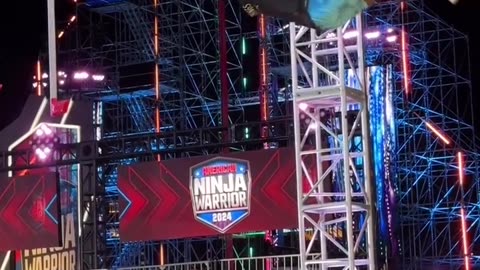 Obstacles don’t stand a chance when @nacssa_garemore hits the course 🏃 #AmericanNinjaWarrior premie