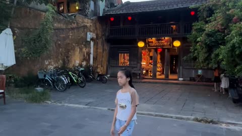 Visit the ancient town of Hoi An - Da Nang 3