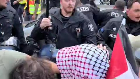 Islamic mob attacks German police. We need mass deportations