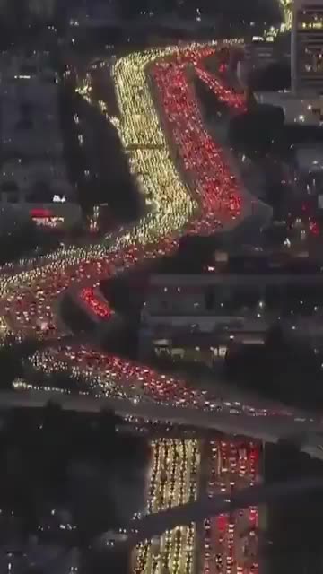 Day before Thanksgiving Traffic 405 Freeway in downtown Los Angeles 2025