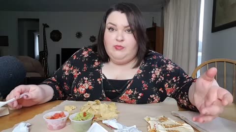 FB_2017_12_10_Taco Bell Mukbang Eating Show