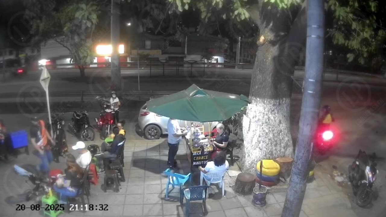 Hombre fue asaltado a punta de pistola frente a su esposa y su hijo de un año