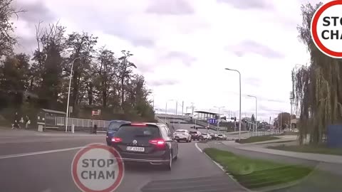 Owieczki drogowe - pas ruchu czy zatoczka ? Wyprzedzanie z prawej