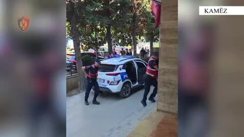 Përndoqi ish-të dashurën dhe i kanosi familjen, arrestohet 34-vjeçari