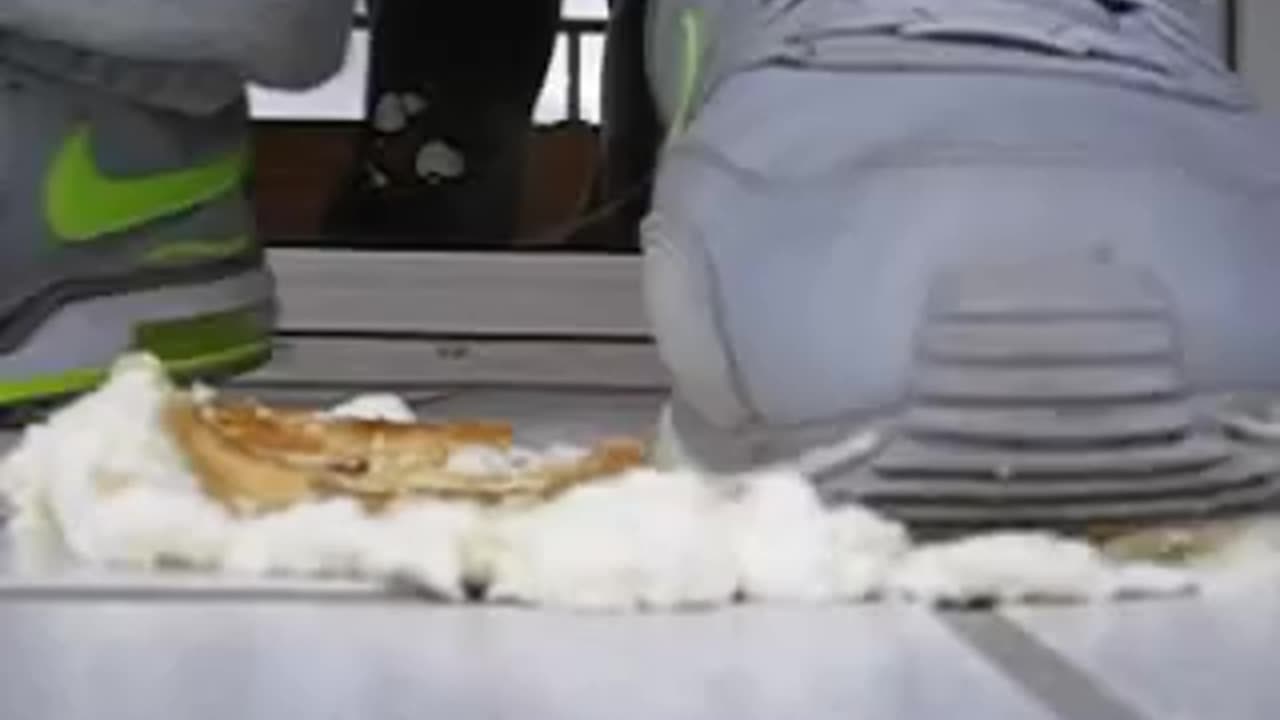 Sneakers Crush Cake - Male Content