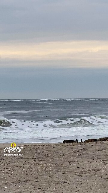 LONG COLD WALK BY THE OCEAN!