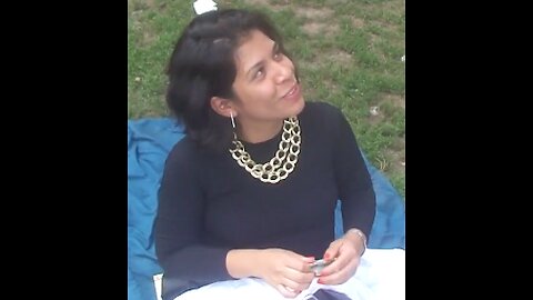 [FULL] Luodong Briefly Massages Mature Mexican Woman With A Blanket Covering At The Park