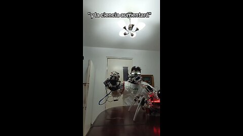 un robot avatar