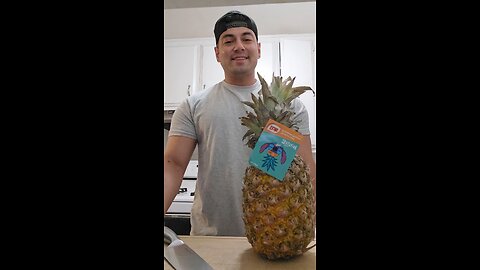 Cutting a pineapple #costco #groceryhaul #cuttingfruit #frutninja #pineapple