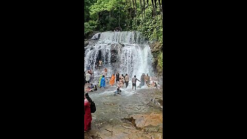 Payyanur Ariyil Waterfalls or Haritheerthakkara Waterfall മഴക്കാലത്ത് ഒരു അമ്യൂസ്‌മെന്റ് പാർക്ക്