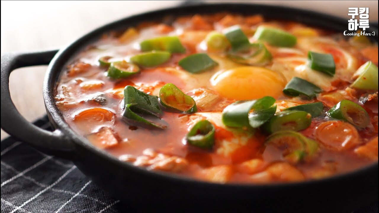Spicy Soft tofu Stew with Tuna, Simple Korean cooking, ASMR