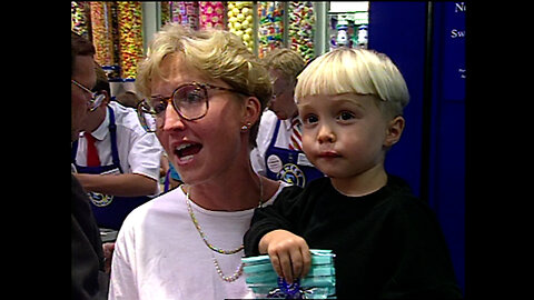 September 8, 1995 - Huge Crowds as Indy's Circle Centre Mall Opens to the Public