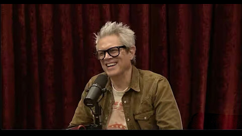 The Joe Rogan Experience | Johnny Knoxville (2439)